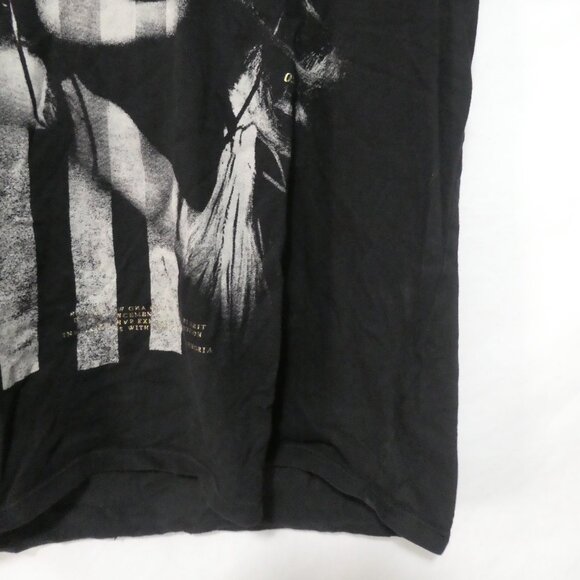 GUESS | medium | Black Graphic Short Sleeve Tee / T-Shirt | Gold Print on Sleeve - Picture 8 of 14